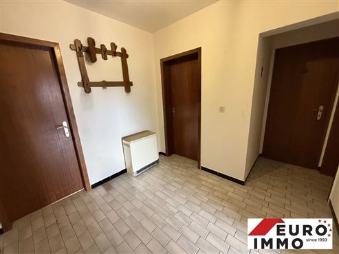 Ideales Investitionsobjekt oder für die Eigennutzung : Etagenwohnung mit Balkon und Garage in ruhiger und grüner Grenzlage