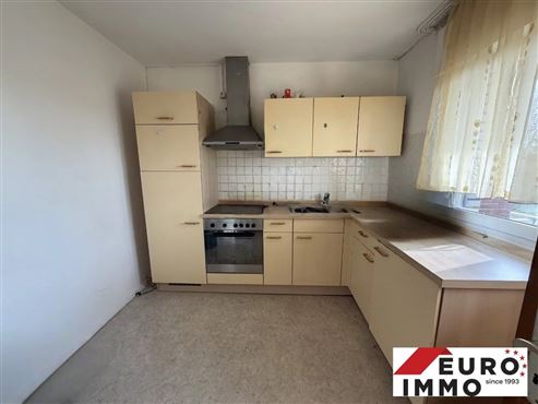 Ideales Investitionsobjekt oder für die Eigennutzung : Etagenwohnung mit Balkon und Garage in ruhiger und grüner Grenzlage