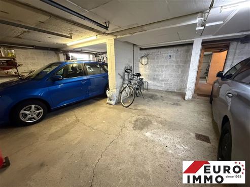 Ideales Investitionsobjekt oder für die Eigennutzung : Etagenwohnung mit Balkon und Garage in ruhiger und grüner Grenzlage