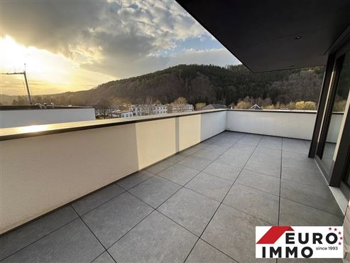 Penthouse exclusif & élégant au cœur de Malmedy – confort moderne, terrasse panoramique et parking intérieur