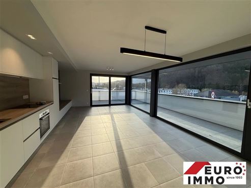 Penthouse exclusif & élégant au cœur de Malmedy – confort moderne, terrasse panoramique et parking intérieur