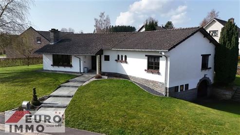 Komfortables Wohnen im eleganten, freistehenden Winkelbungalow mit Vollkeller. Ruhige Wohnlage mit ausgezeichneter Infrastruktur in direkter Umgebung.