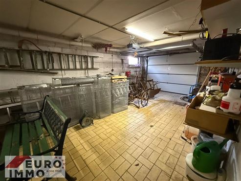 Komfortables Wohnen im eleganten, freistehenden Winkelbungalow mit Vollkeller. Ruhige Wohnlage mit ausgezeichneter Infrastruktur in direkter Umgebung.