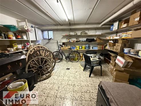 Komfortables Wohnen im eleganten, freistehenden Winkelbungalow mit Vollkeller. Ruhige Wohnlage mit ausgezeichneter Infrastruktur in direkter Umgebung.