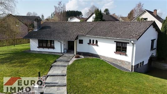 Komfortables Wohnen im eleganten, freistehenden Winkelbungalow mit Vollkeller. Ruhige Wohnlage mit ausgezeichneter Infrastruktur in direkter Umgebung. - 4780 Sankt Vith, Belgien 