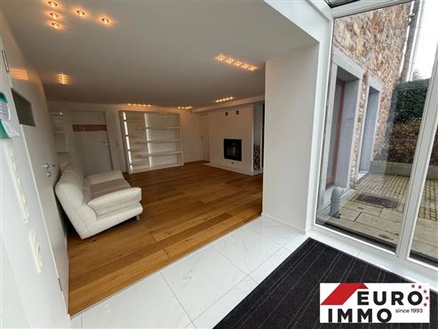 Exklusivität & Luxus an der Grenze in ruhigem und naturnahem Umfeld – Ein-Schlafzimmer-Wohnung mit Sauna, Terrasse und hochwertiger Einbauküche