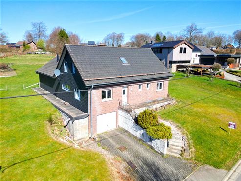 Attraktives Wohnhaus mit großem Garten in ruhiger Lage von Elsenborn zu verkaufen!