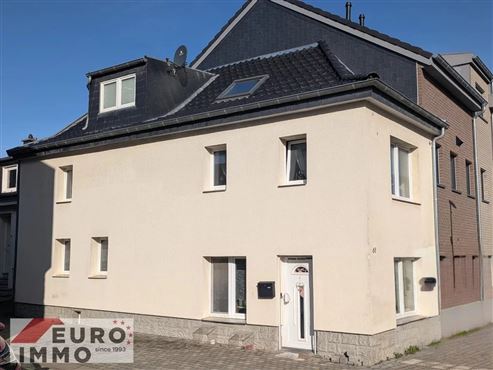 Attraktiver Preis für Eigennutzer oder Kapitalanleger: Gepflegtes Einfamilienhaus im Dorfkern von Raeren