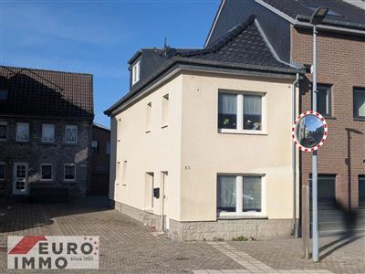 Attraktiver Preis für Eigennutzer oder Kapitalanleger: Gepflegtes Einfamilienhaus im Dorfkern von Raeren - 4730 Raeren, Belgien 