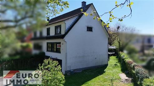 Frisch renovierte Doppelhaushälfte in gesuchter Wohnlage : ruhig, grün und familienfreundlich mit direktem Naturanschluss