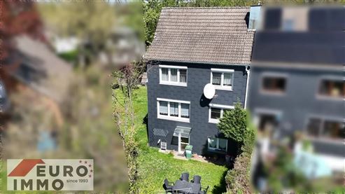 Frisch renovierte Doppelhaushälfte in gesuchter Wohnlage : ruhig, grün und familienfreundlich mit direktem Naturanschluss