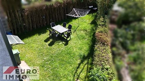 Frisch renovierte Doppelhaushälfte in gesuchter Wohnlage : ruhig, grün und familienfreundlich mit direktem Naturanschluss