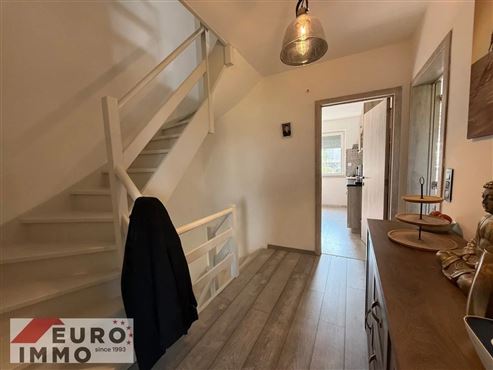 Frisch renovierte Doppelhaushälfte in gesuchter Wohnlage : ruhig, grün und familienfreundlich mit direktem Naturanschluss