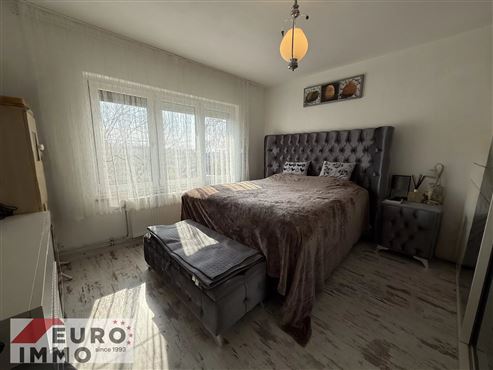 Frisch renovierte Doppelhaushälfte in gesuchter Wohnlage : ruhig, grün und familienfreundlich mit direktem Naturanschluss