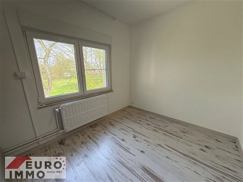 Frisch renovierte Doppelhaushälfte in gesuchter Wohnlage : ruhig, grün und familienfreundlich mit direktem Naturanschluss