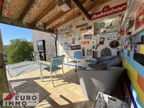Leibrente & Liebhaberimmobilie – Ein Haus wie ein Kunstwerk, geprägt von Charakter  und Kreativität, mit Außenpool und einzigartigem Panoramablick