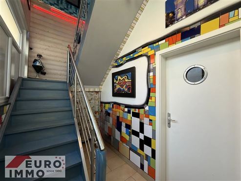 Leibrente & Liebhaberimmobilie – Ein Haus wie ein Kunstwerk, geprägt von Charakter  und Kreativität, mit Außenpool und einzigartigem Panoramablick