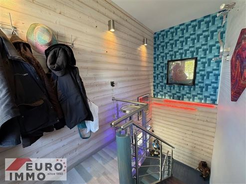 Leibrente & Liebhaberimmobilie – Ein Haus wie ein Kunstwerk, geprägt von Charakter  und Kreativität, mit Außenpool und einzigartigem Panoramablick