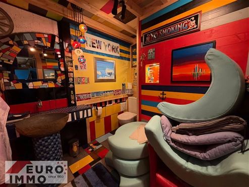 Leibrente & Liebhaberimmobilie – Ein Haus wie ein Kunstwerk, geprägt von Charakter  und Kreativität, mit Außenpool und einzigartigem Panoramablick