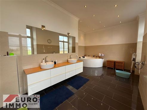 Ein herrschaftliches Schlossanwesen voller Geschichte, Prestige und Privatsphäre mit weitläufigen Ländereien auf über 4 Hektar im Grenzgebiet Belgien - Deutschland – Niederlande