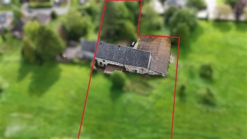Ein Ort voller Charme & Möglichkeiten: Hofensemble mit bewohnbarem Bauernhaus, ausbaubaren Stallungen und mit beeindruckendem Entwicklungspotenzial und Nutzungsmöglichkeiten
