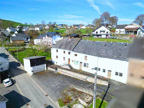 Ehemaliges Bauernhaus in Lascheid zu verkaufen -  ruhig, naturnah und voller Möglichkeiten!