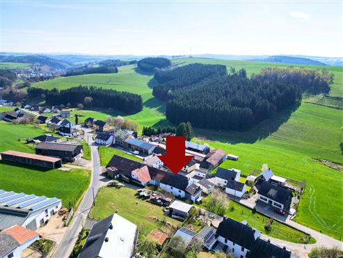 Ehemaliges Bauernhaus in Lascheid zu verkaufen -  ruhig, naturnah und voller Möglichkeiten!