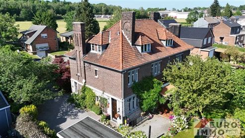 Eine Immobilie zum Verlieben! Beeindruckende Villa mit bürgerlichem Charme, vielfältigem Potenzial, großzügigen Raumvolumen und herrlich angelegtem Garten mit unverbaubarem Weitblick