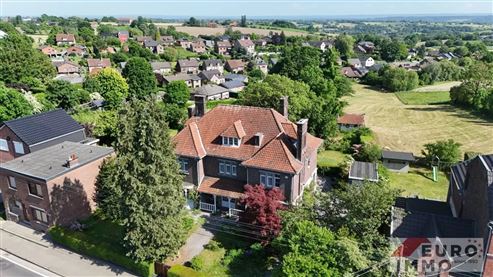Eine Immobilie zum Verlieben! Beeindruckende Villa mit bürgerlichem Charme, vielfältigem Potenzial, großzügigen Raumvolumen und herrlich angelegtem Garten mit unverbaubarem Weitblick