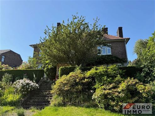 Eine Immobilie zum Verlieben! Beeindruckende Villa mit bürgerlichem Charme, vielfältigem Potenzial, großzügigen Raumvolumen und herrlich angelegtem Garten mit unverbaubarem Weitblick