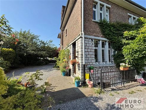 Eine Immobilie zum Verlieben! Beeindruckende Villa mit bürgerlichem Charme, vielfältigem Potenzial, großzügigen Raumvolumen und herrlich angelegtem Garten mit unverbaubarem Weitblick