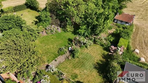 Eine Immobilie zum Verlieben! Beeindruckende Villa mit bürgerlichem Charme, vielfältigem Potenzial, großzügigen Raumvolumen und herrlich angelegtem Garten mit unverbaubarem Weitblick