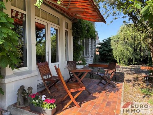 Eine Immobilie zum Verlieben! Beeindruckende Villa mit bürgerlichem Charme, vielfältigem Potenzial, großzügigen Raumvolumen und herrlich angelegtem Garten mit unverbaubarem Weitblick