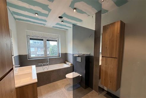 6 % MWST MÖGLICH :Exklusivität: hochwertige und moderne Neubauwohnung mit Maison-Lift, Photovoltaik, PEB A und Balkon mit Weitsicht!