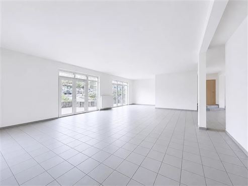 Attraktive Gewerbefläche in toller Lage von St. Vith – vielseitig nutzbar mit Terrasse, Garage und großzügigen Flächen