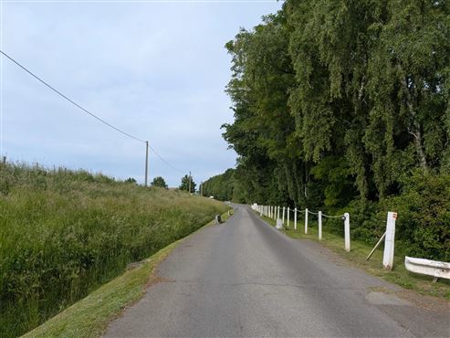 Attraktive, bezugsfertige Büroflächen mit Möblierung und 20 Parkplätzen in strategischer Lage – direkt an der Autobahn und Grenznähe zu Deutschland und den Niederlanden