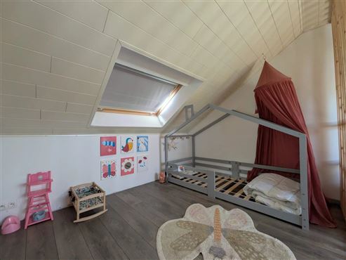 Wohnkomfort und Funktionalität: Gepflegtes Reihenmittelhaus mit Garten und Doppelgarage