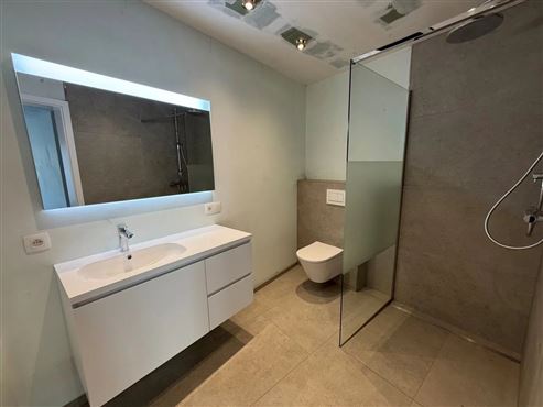 Wohnen mit Komfort, Qualität und Zukunft: Moderne barrierefreie Neubau-Erdgeschosswohnung im Herzen von Raeren als ideale Kapitalanlage oder für den Eigenbedarf