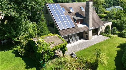 Ruhe und Idylle: Großzügiges, freistehendes Einfamilienhaus mit Innenpool, Sauna und großem Grundstück mit Weitblick