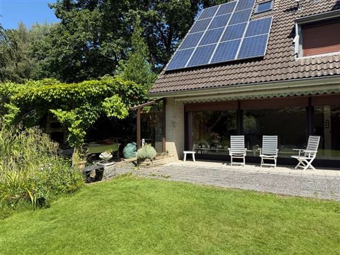 Ruhe und Idylle: Großzügiges, freistehendes Einfamilienhaus mit Innenpool, Sauna und großem Grundstück mit Weitblick