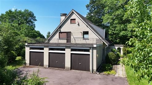 Ruhe und Idylle: Großzügiges, freistehendes Einfamilienhaus mit Innenpool, Sauna und großem Grundstück mit Weitblick