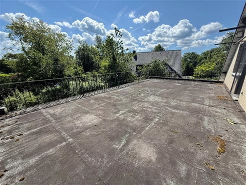 Ruhe und Idylle: Großzügiges, freistehendes Einfamilienhaus mit Innenpool, Sauna und großem Grundstück mit Weitblick