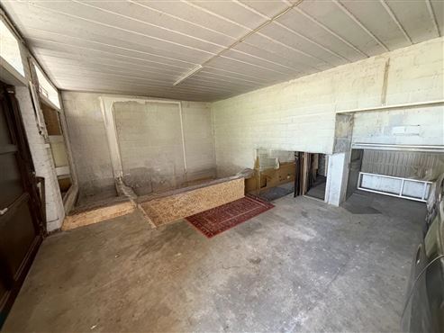 Ruhe und Idylle: Großzügiges, freistehendes Einfamilienhaus mit Innenpool, Sauna und großem Grundstück mit Weitblick