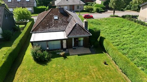 Gepflegter freistehender Bungalow mit Wintergarten und teilweise ausgebautem Keller in begehrter Wohnlage von Eupen