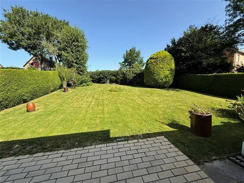 Gepflegter freistehender Bungalow mit Wintergarten und teilweise ausgebautem Keller in begehrter Wohnlage von Eupen