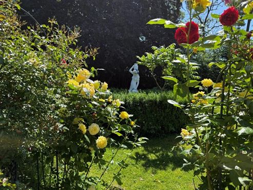 Ein Zuhause zum Verlieben für Naturliebhaber: Charakterimmobilie mit traumhaftem Garten und besonderem Charme