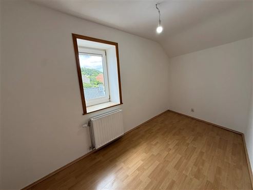 Helle und gepflegte Etagenwohnung mit großer Sonnenterrasse- Sofort verfügbar!