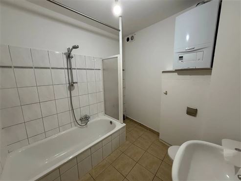 Helle und gepflegte Etagenwohnung mit großer Sonnenterrasse- Sofort verfügbar!