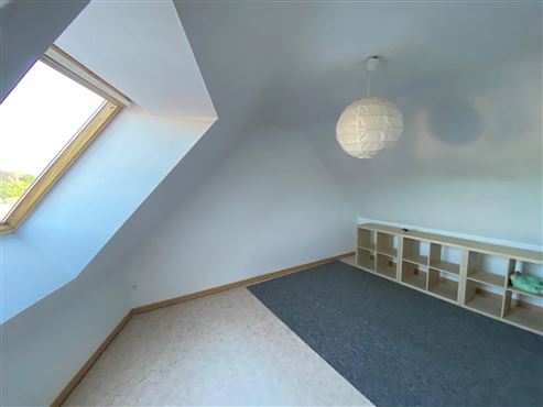 Gepflegte Dachgeschosswohnung mit Einbauküche – für 1 Person