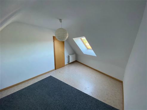 Gepflegte Dachgeschosswohnung mit Einbauküche – für 1 Person